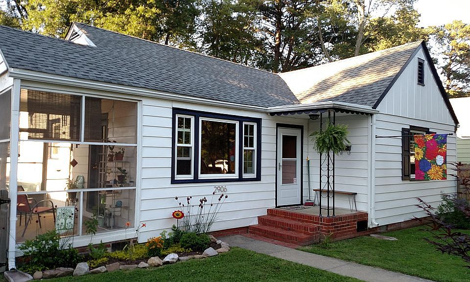 1st image of 2906 Dellrose Ave