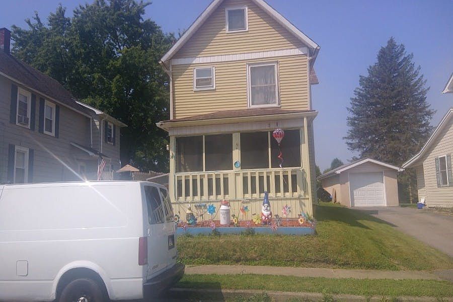 1st image of 10 S 9th St