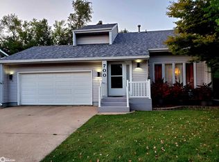 700 Randall Ln, Burlington, IA 52601