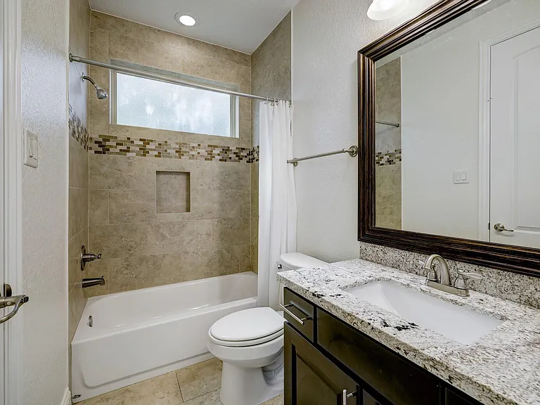 1518 Birdsall St #C — Photo 20