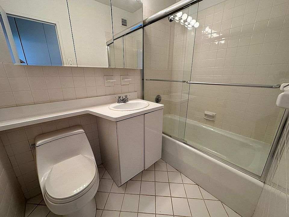 1st image of 269 Grand Central Pkwy #7P