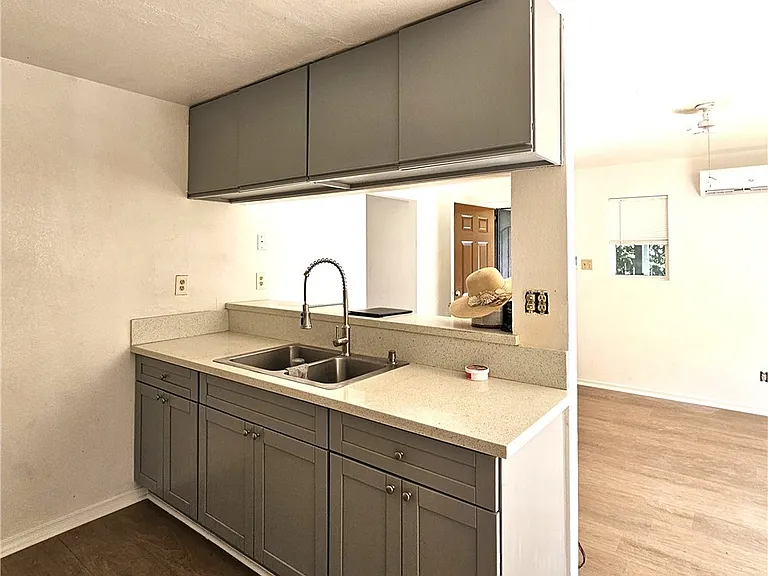 426 E Hullett St #A — Photo 5