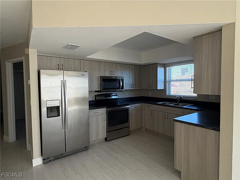 3608 SW 7th Pl — Photo 5
