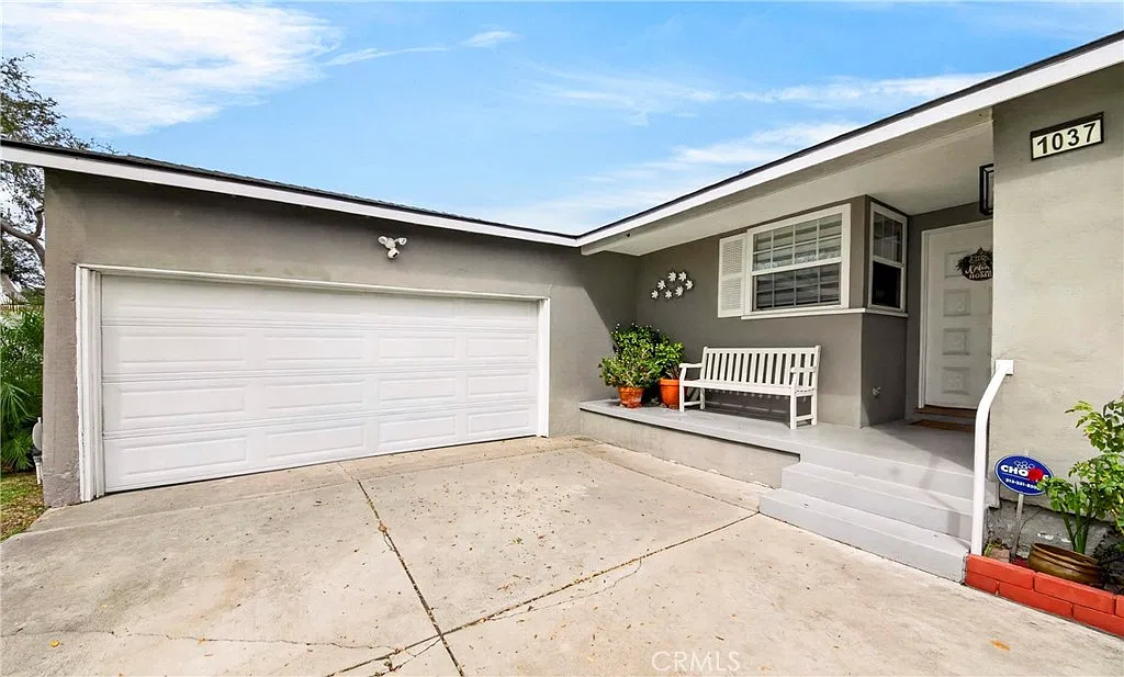 4 bed, 1472 sqft, $4,200 — Photo 2