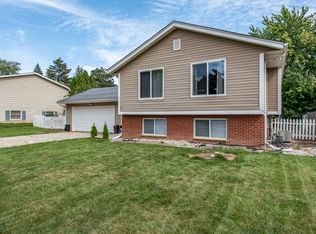 507 Willow Ct, Waukegan, IL 60085