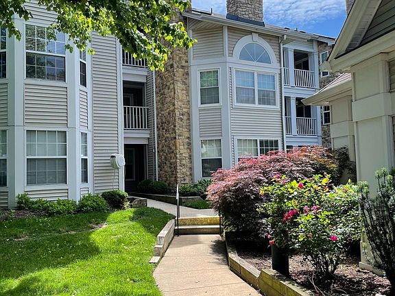 3rd image of 5608 Willoughby Newton Dr Unit 14