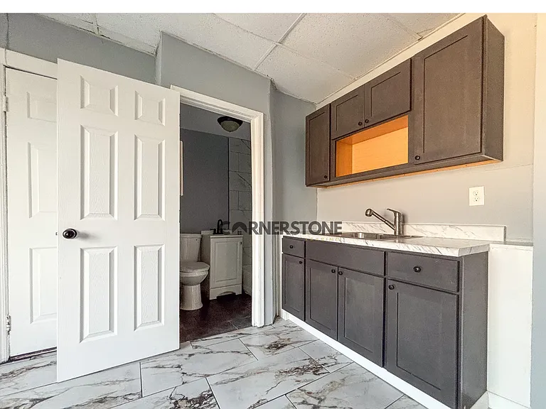 176-178 12th Ave — Photo 3
