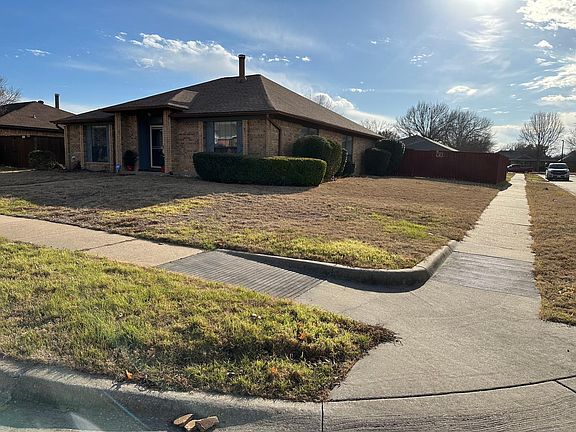 4th image of 3229 Meadowood Dr