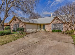 6903 Greenspring Dr, Arlington, TX 76016