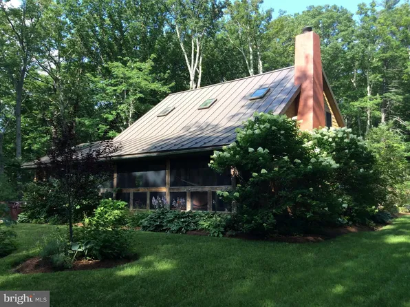 300 Woodward Rd, Sperryville, VA 22740
