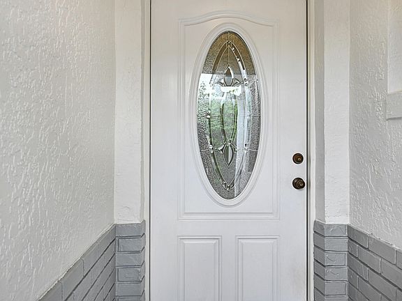 4th image of 3949 Bayberry Dr