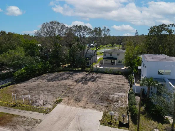 2590 Floyd St #10, Sarasota, FL 34239