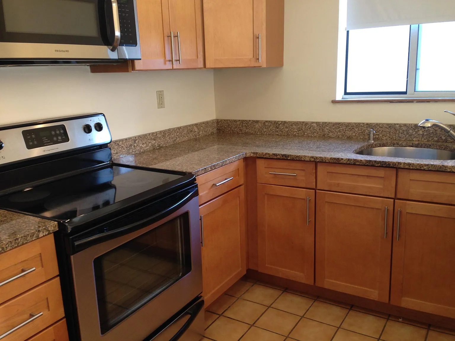 348 Franklin St — Photo 4
