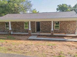 220 Broadmoor Ln, Pensacola, FL 32507