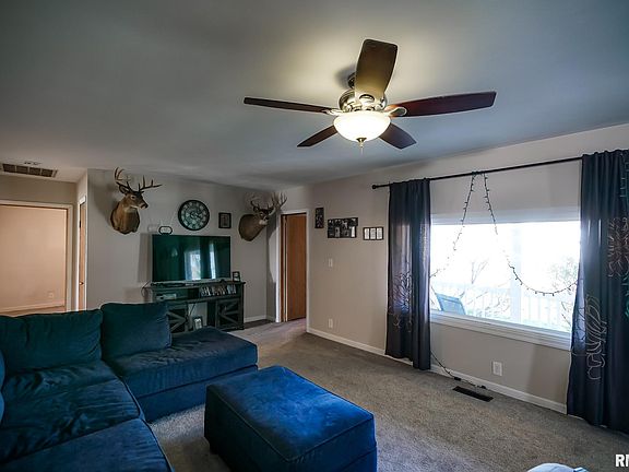 4th image of 213 N 2nd St