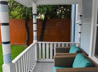 1813 Gentry St, Houston, TX 77009