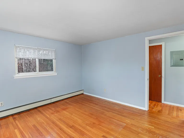 11 Brookwood Ln #24 — Photo 8
