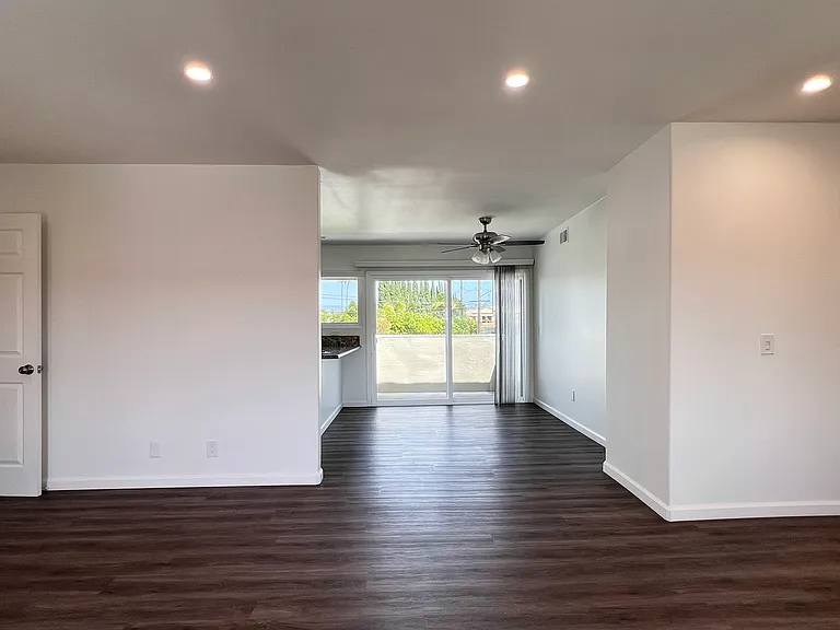 1350 N Cambridge St #14 — Photo 3