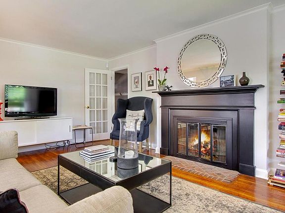 5th image of 335 Clinton Heights Ave