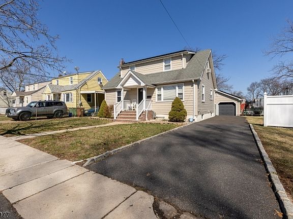 2nd image of 806 Lincoln St