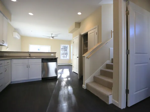 Rye, 636 & 638 Hinesburg Rd #259f5300d, South Burlington, VT 05403