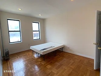 Rented by Sterea Agency