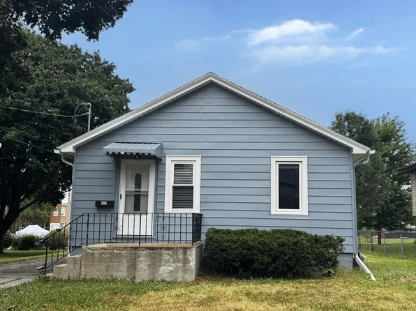 402 S 13th Ave, Saint Charles, IL 60174