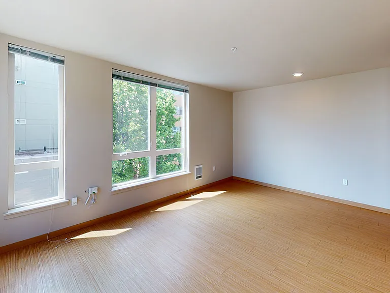Lightbox — Photo 54