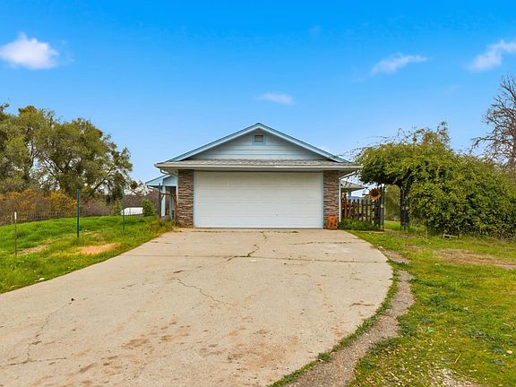 3rd image of 3764 McNally Rd