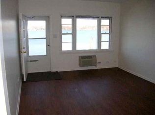 910 Diamond Lake Rd APT 1, Mundelein, IL 60060