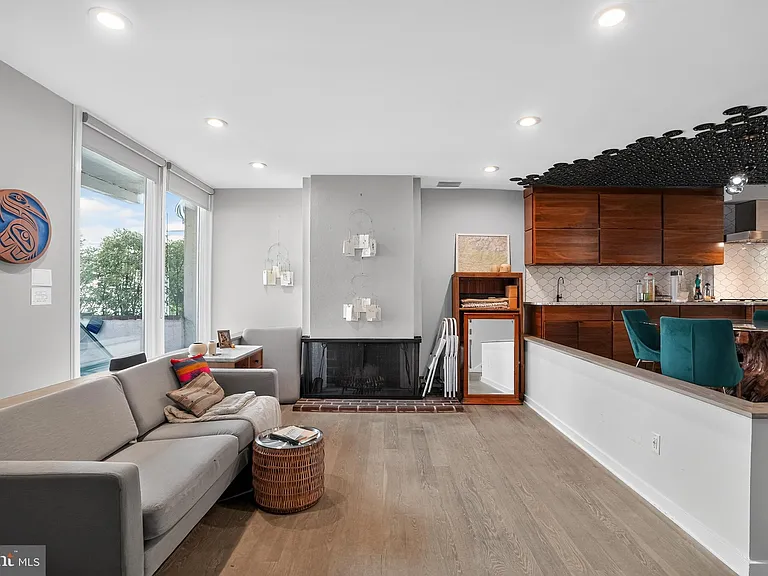 812 Lombard St #4 — Photo 9