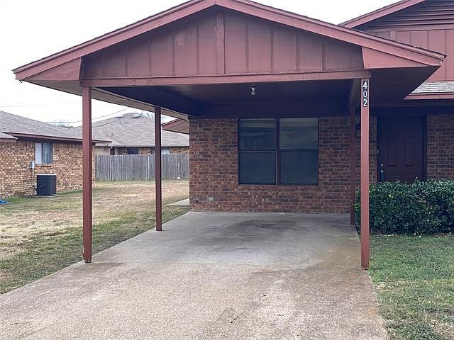 2nd image of 400 Amanda Ln #402