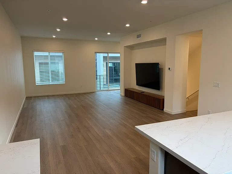 2580 Flowing Stream St — Photo 3
