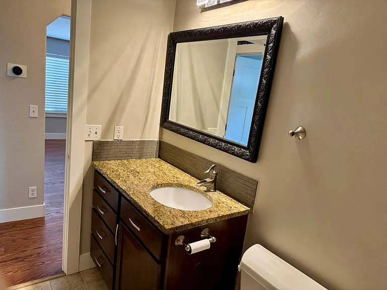 2557 E Beacon Light Rd — Photo 16