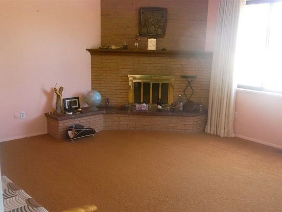 5th image of 303 Venado St