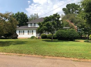 7421 Flagstone Dr, Ooltewah, TN 37363