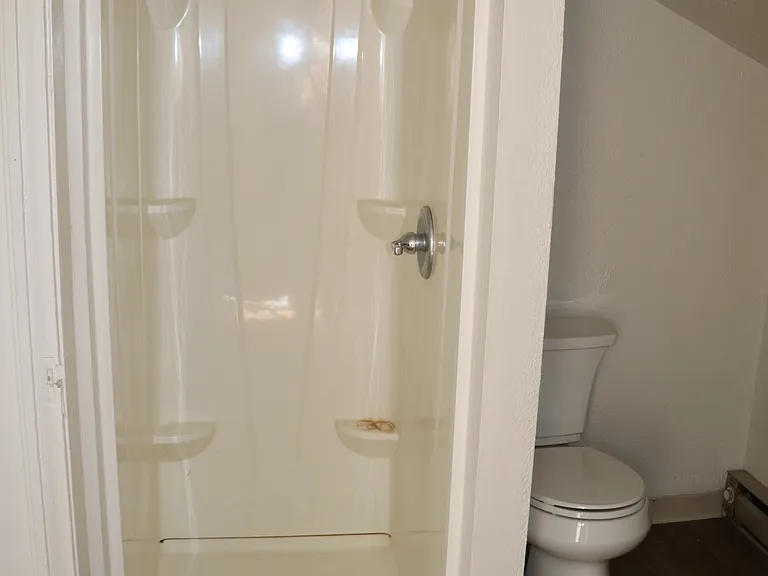 1608 Grove St #B — Photo 7
