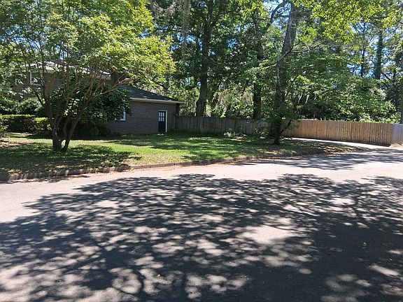 2nd image of 1215 Wappetaw Pl