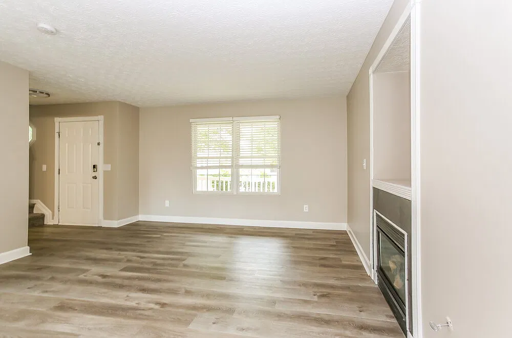 3 bed, 2.5 bath, 1356 sqft, $1,975 — Photo 4