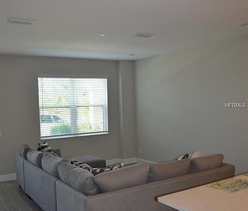 4th image of 13041 Batten Ln