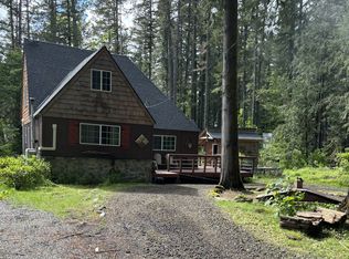 26855 E Chinook Ln, Rhododendron, OR 97049