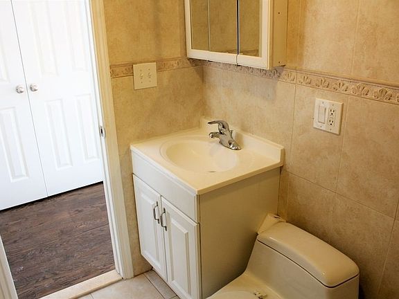2nd image of 82 Quincy St APT 4