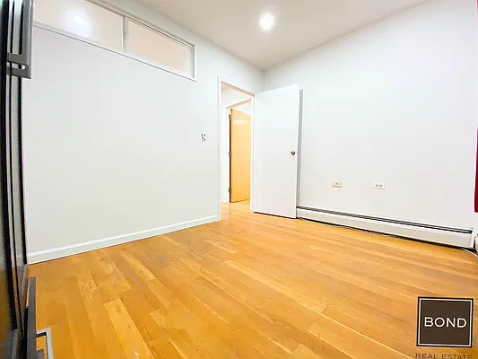 Rented by Bond New York | media 4