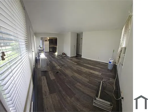 914 Leroy St — Photo 9