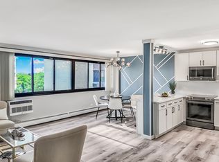 6300 N Sheridan Rd APT 406, Chicago, IL 60660