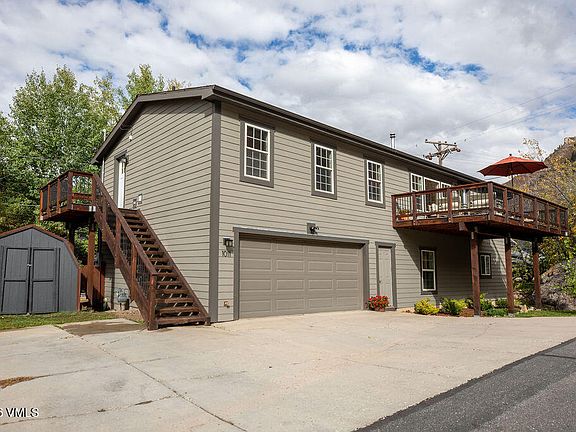 2nd image of 1011 Mountain Dr