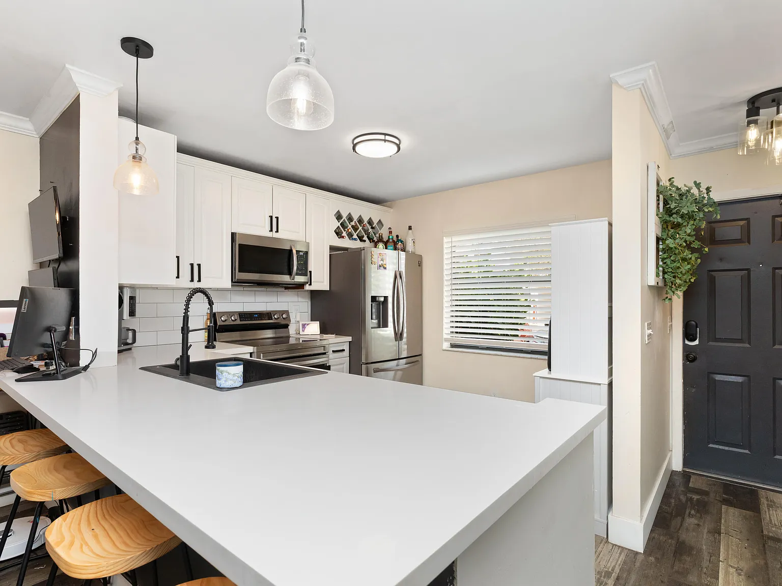2 bed, 2.5 bath, 1172 sqft, $2,950 — Photo 2