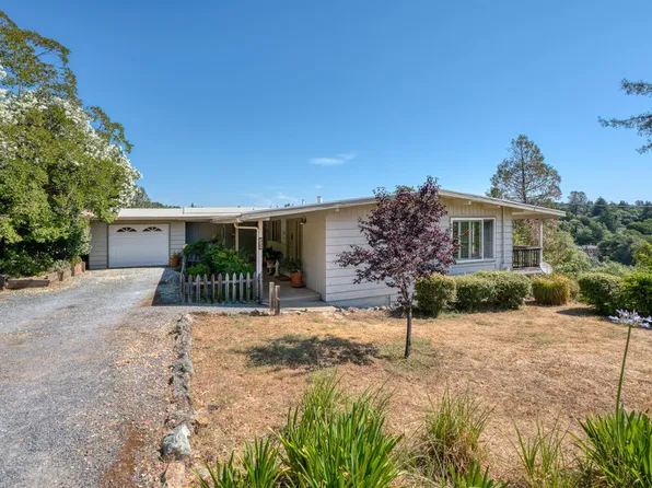 840 Holly Hills Dr, Auburn, CA 95603