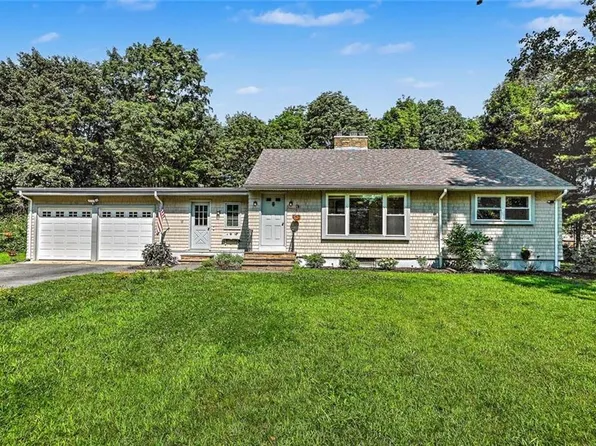15 Highland Rd, Glocester, RI 02814