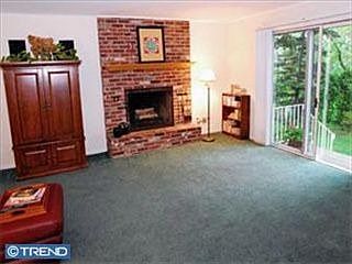 5th image of 53 Jacalyn Dr